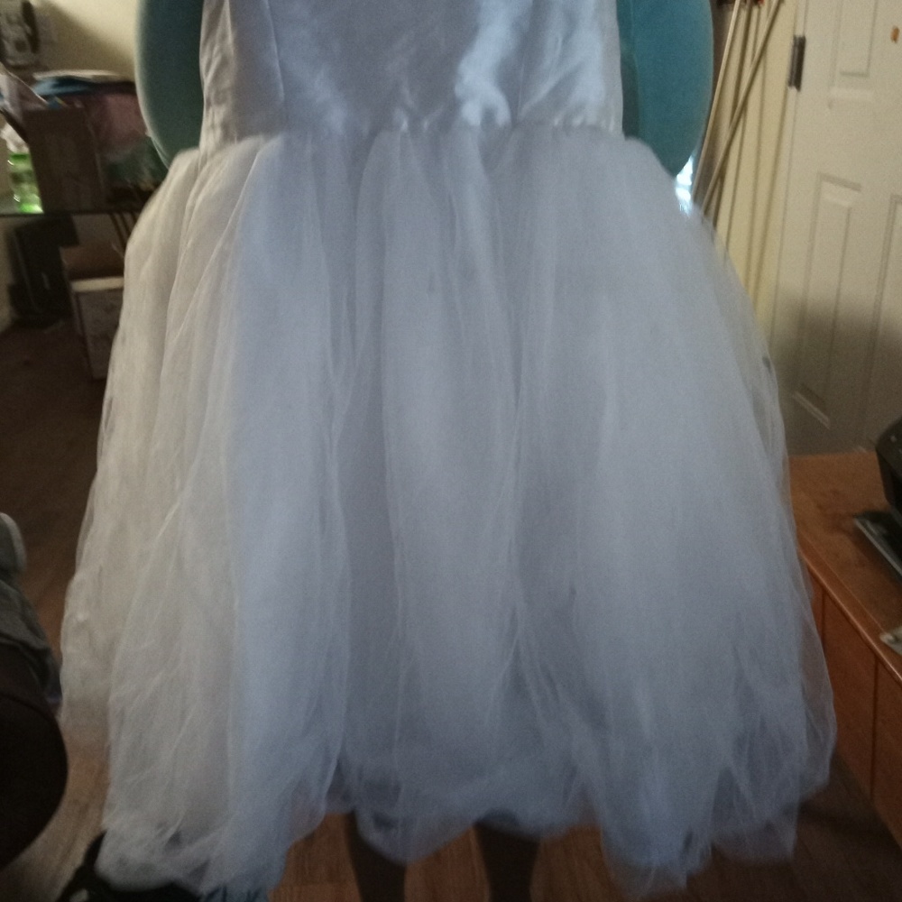 David braidal white flowers girl dress size 6